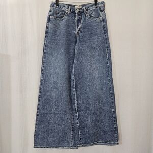 Universal Thread Mid-Rise Super Wide Leg Jeans in Medium Blue Wash Size 6